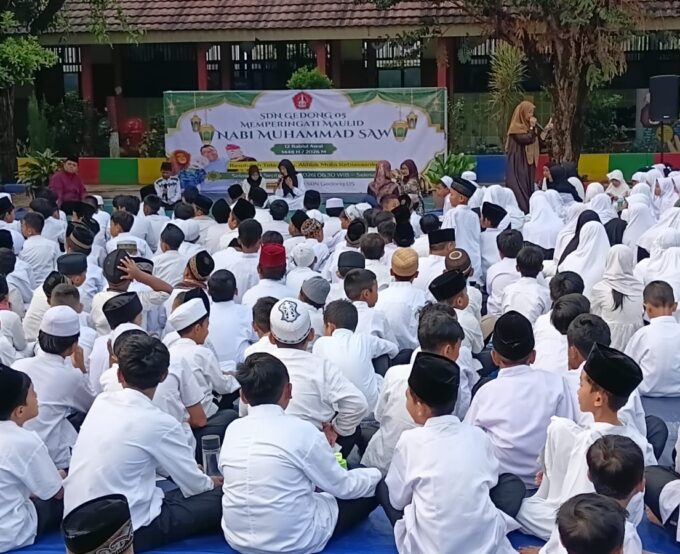 Hikmah Peringatan Maulid Nabi Muhammad SAW di SDN Gedong 05